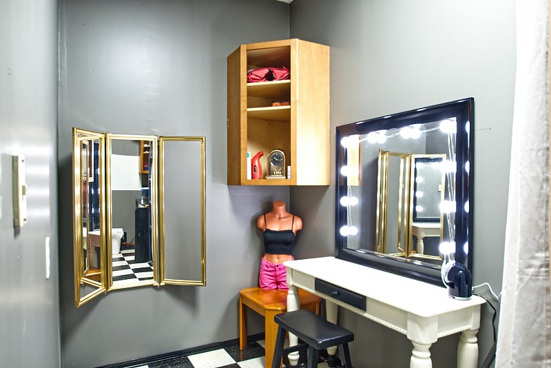 dressing-room.jpg