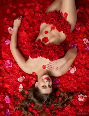 makayla-valentines-day-american-beauty-inspired-03697-ron-pierson-photography-5.jpg